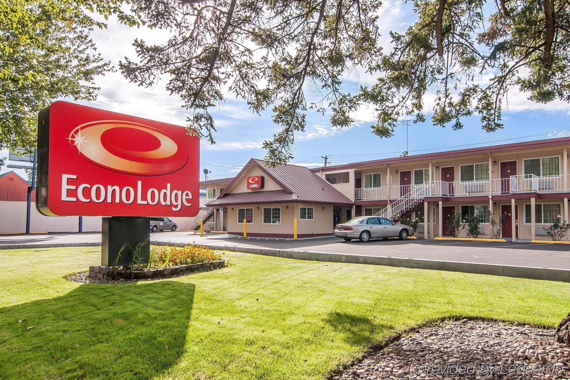 Econo Lodge Юджин Экстерьер фото