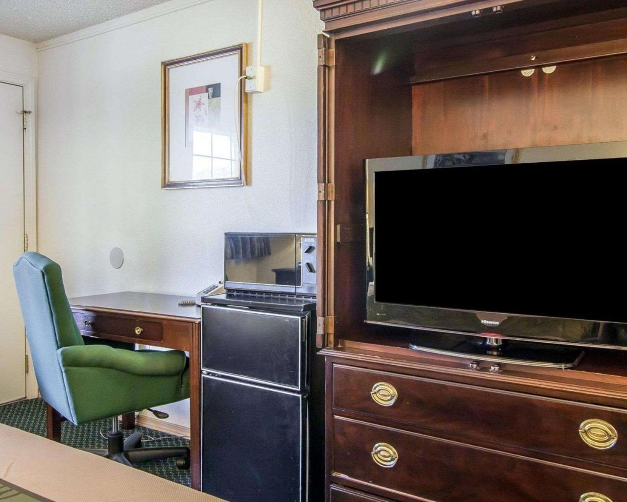 Econo Lodge Юджин Экстерьер фото